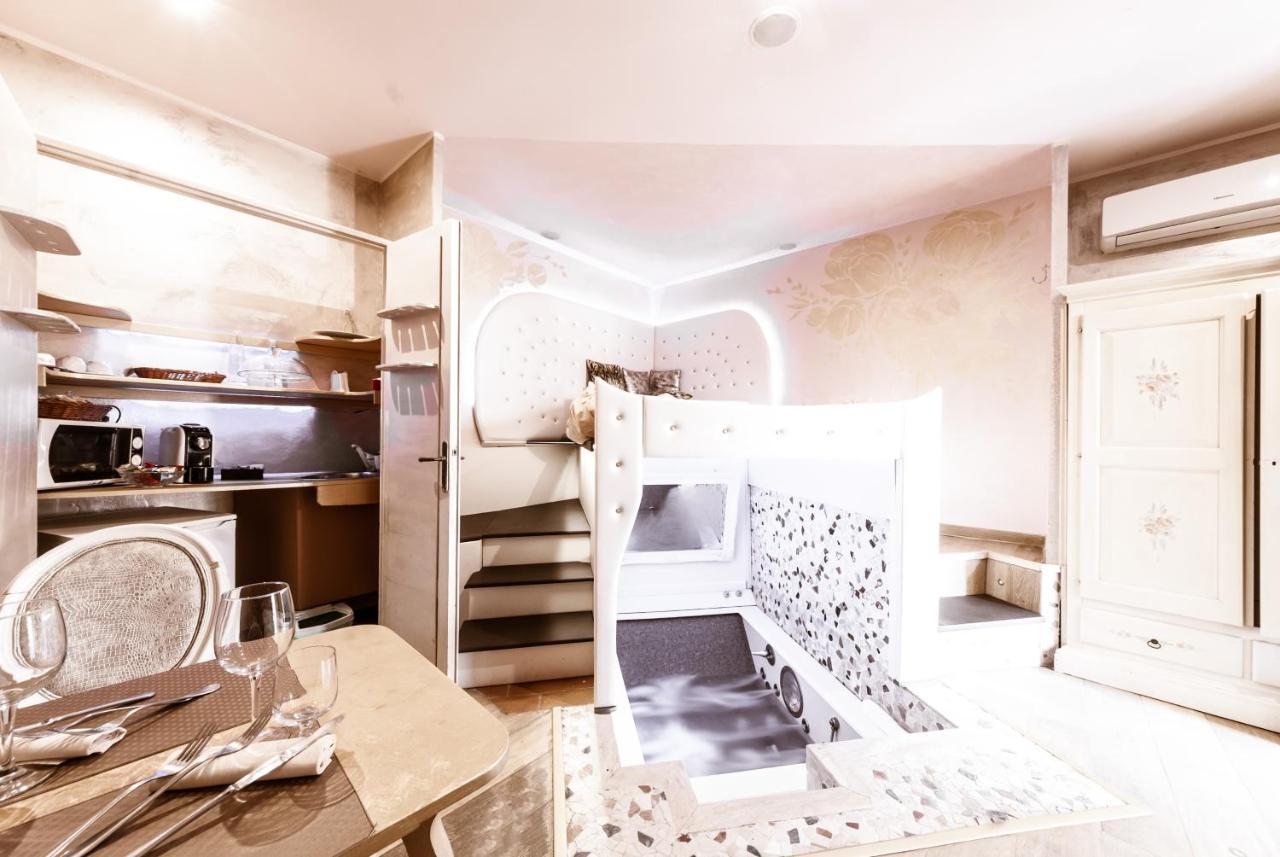 Il Nido D'Amore - Lorenzana Colombaie Bed & Breakfast エクステリア 写真