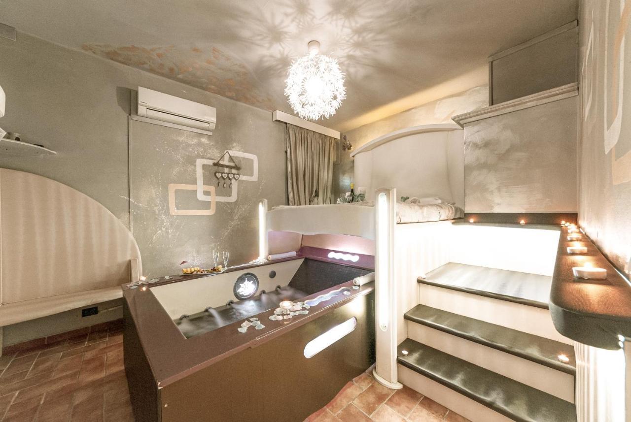 Il Nido D'Amore - Lorenzana Colombaie Bed & Breakfast エクステリア 写真