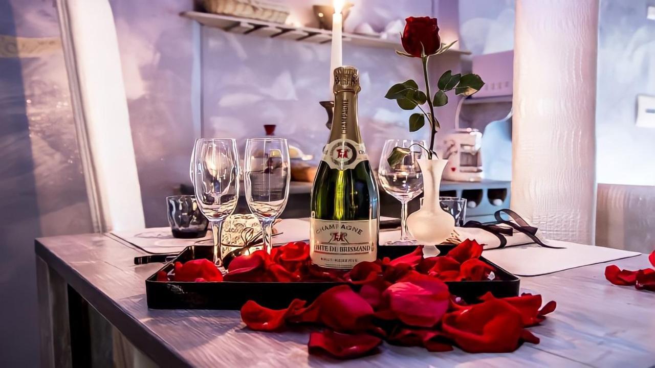 Il Nido D'Amore - Lorenzana Colombaie Bed & Breakfast エクステリア 写真
