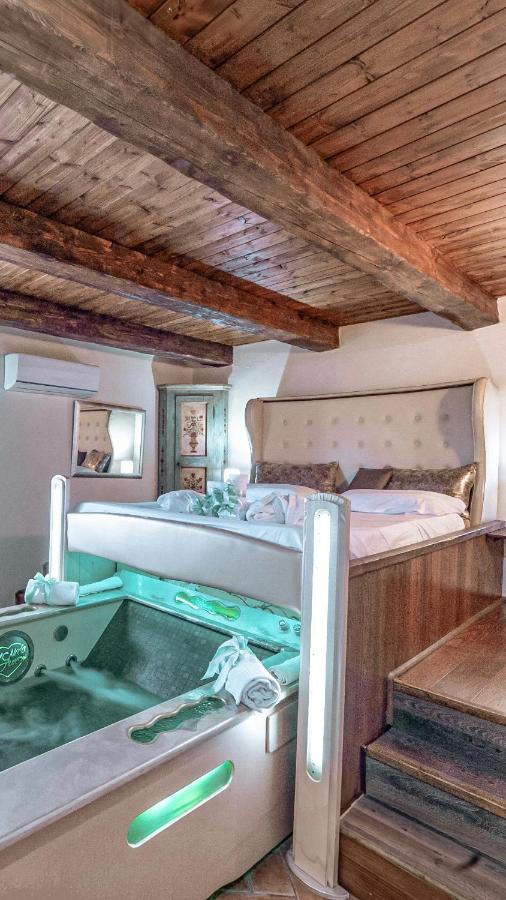 Il Nido D'Amore - Lorenzana Colombaie Bed & Breakfast エクステリア 写真