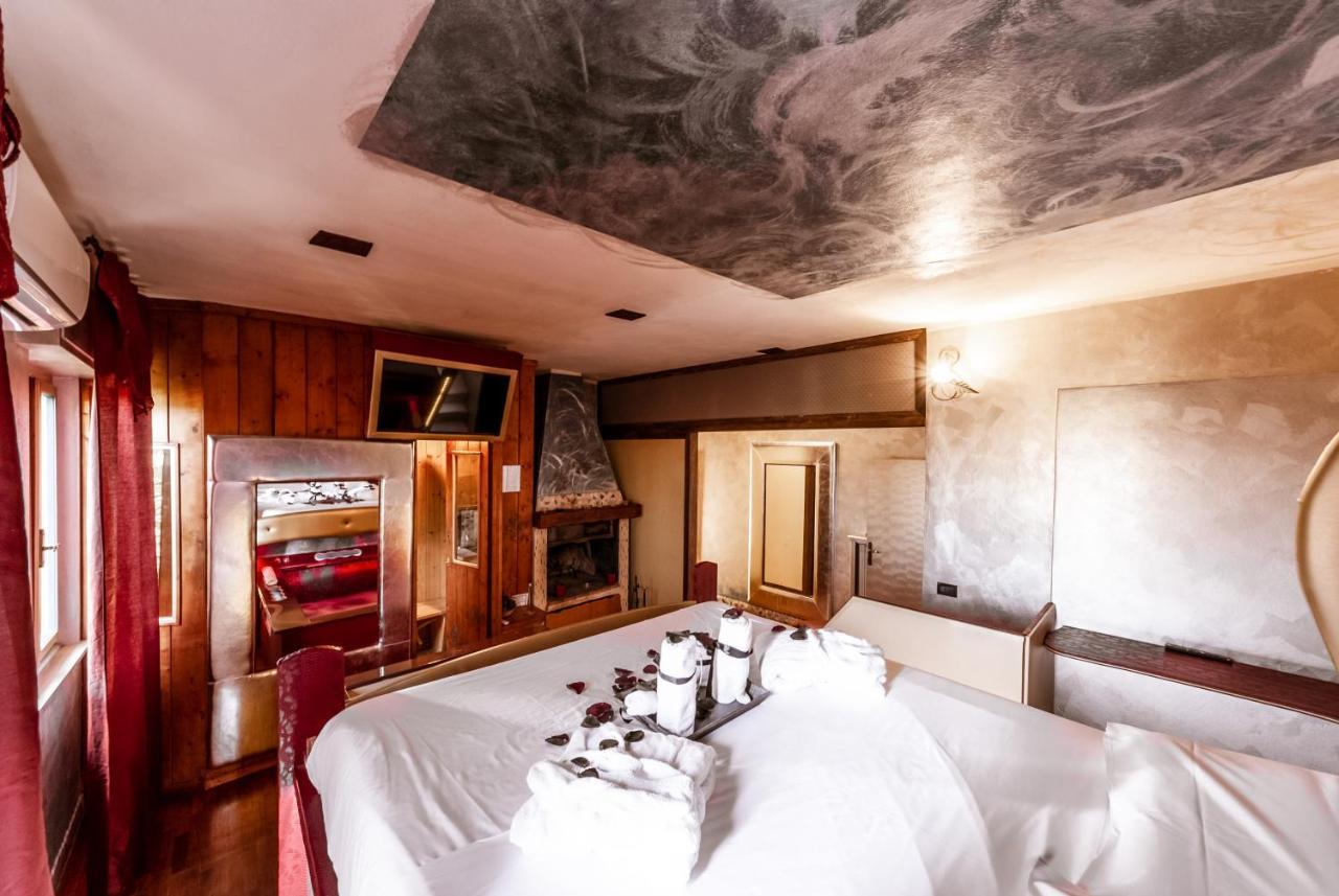 Il Nido D'Amore - Lorenzana Colombaie Bed & Breakfast エクステリア 写真