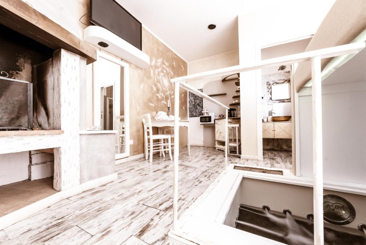 Il Nido D'Amore - Lorenzana Colombaie Bed & Breakfast エクステリア 写真