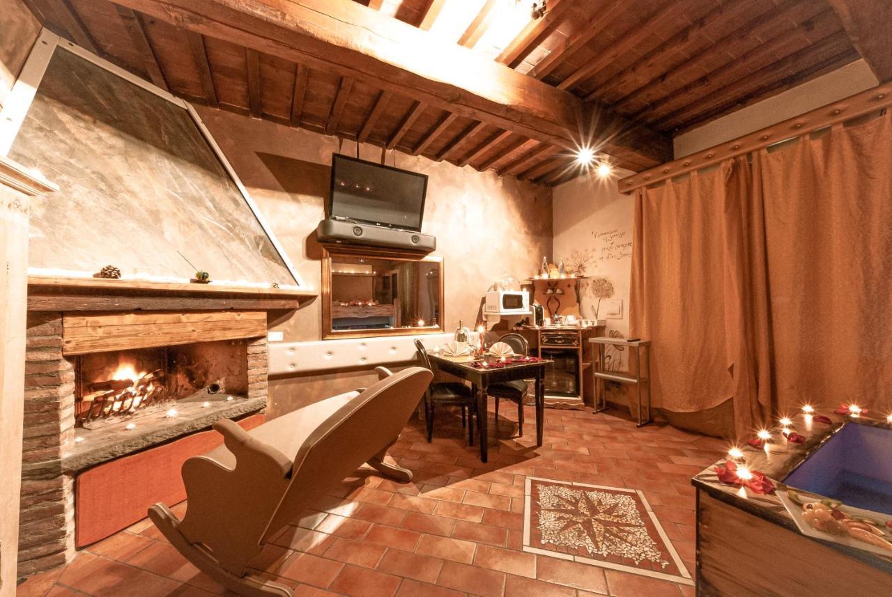Il Nido D'Amore - Lorenzana Colombaie Bed & Breakfast エクステリア 写真