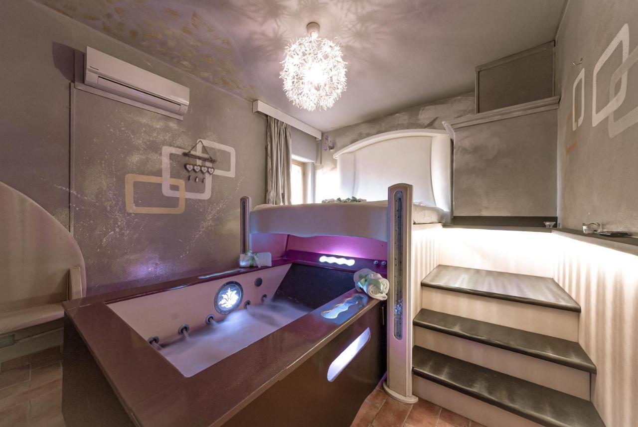Il Nido D'Amore - Lorenzana Colombaie Bed & Breakfast エクステリア 写真