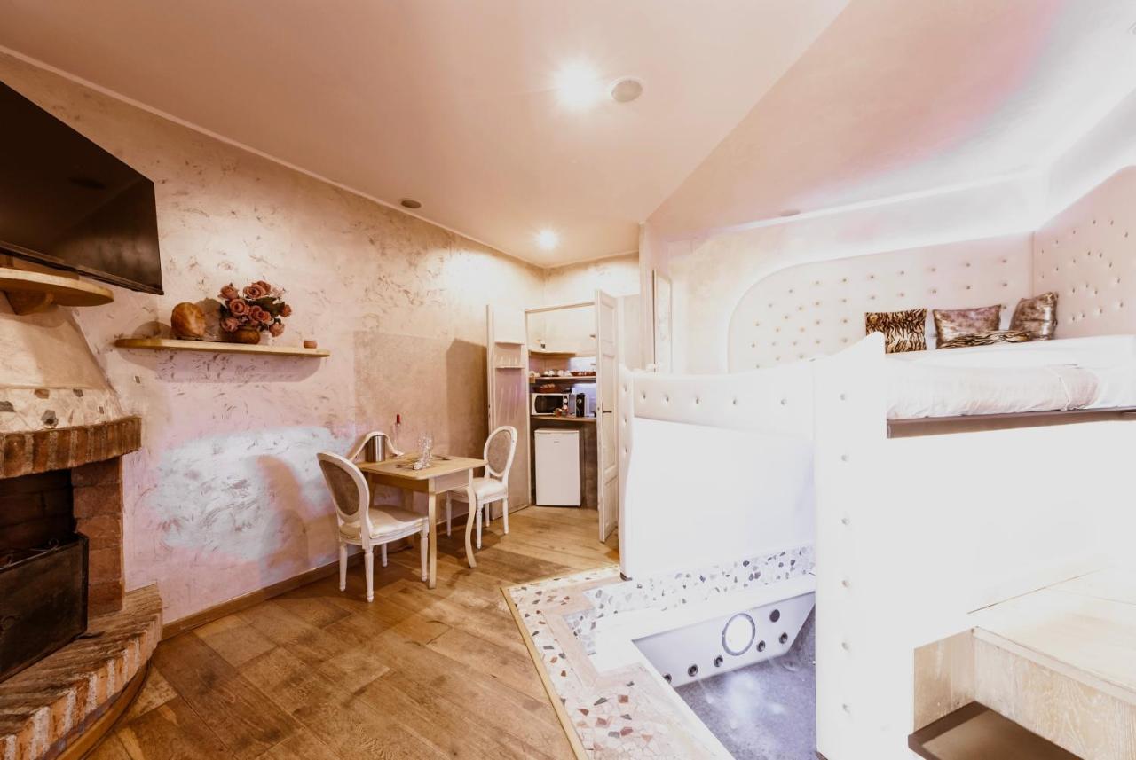 Il Nido D'Amore - Lorenzana Colombaie Bed & Breakfast エクステリア 写真