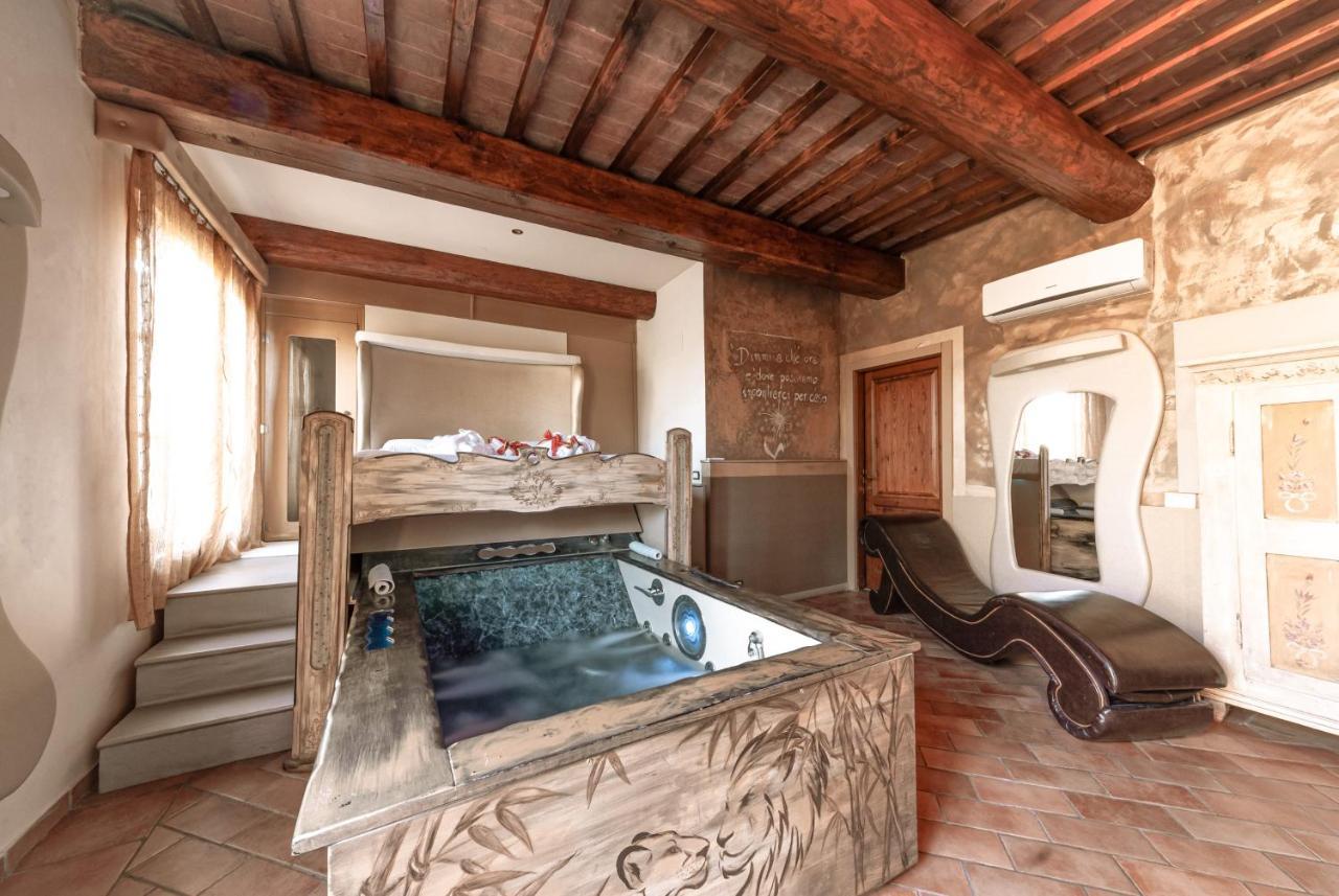 Il Nido D'Amore - Lorenzana Colombaie Bed & Breakfast エクステリア 写真