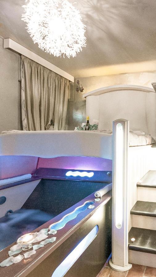 Il Nido D'Amore - Lorenzana Colombaie Bed & Breakfast エクステリア 写真