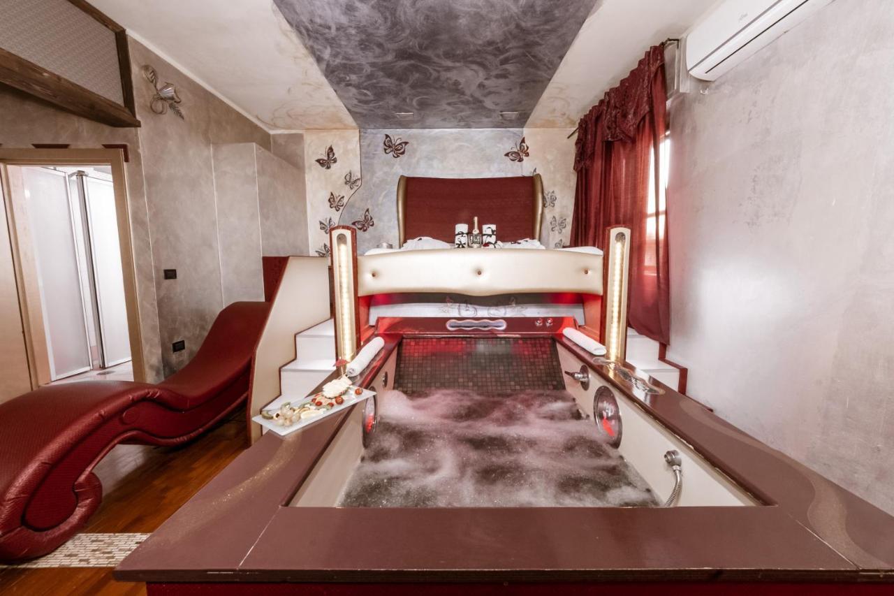 Il Nido D'Amore - Lorenzana Colombaie Bed & Breakfast エクステリア 写真