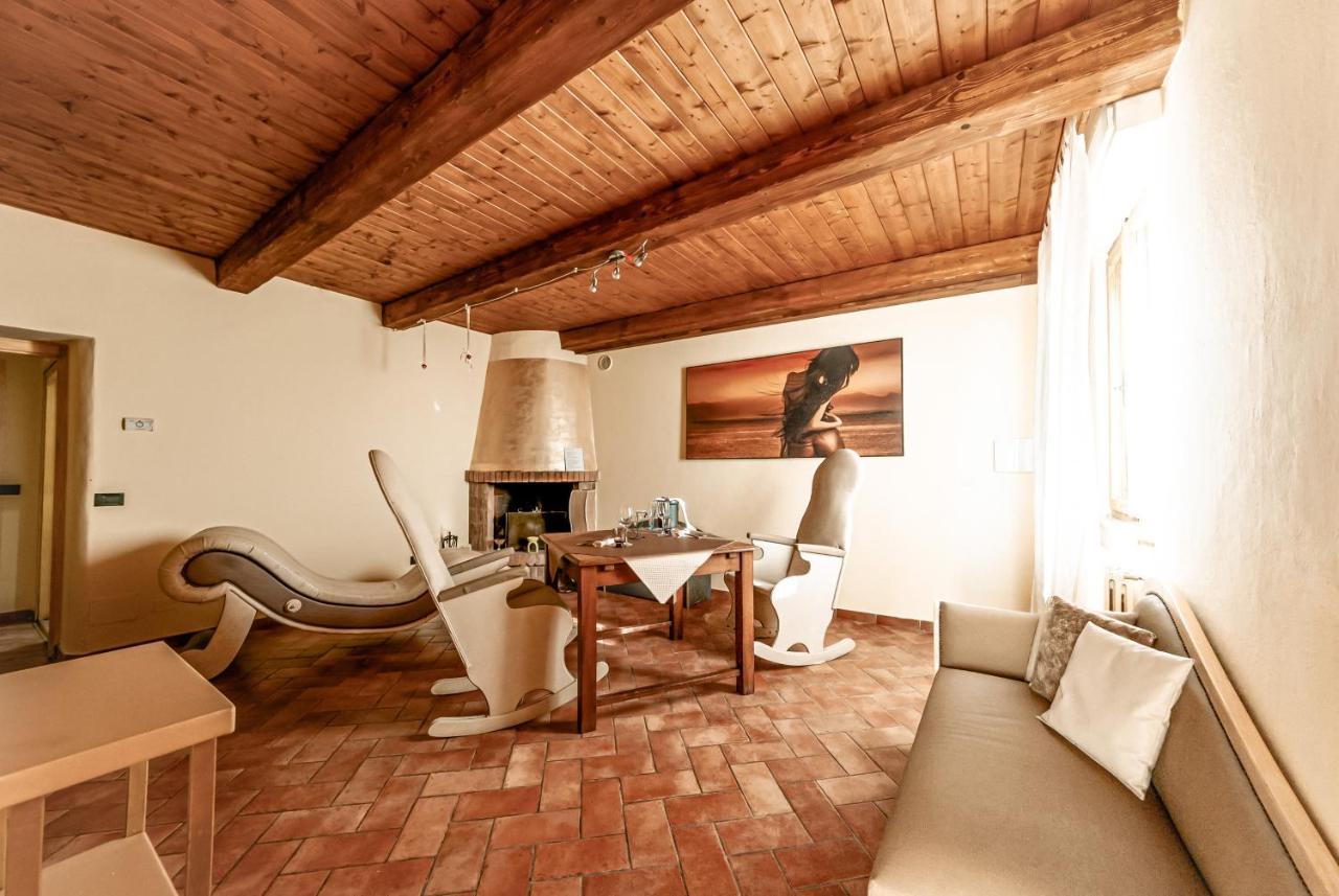 Il Nido D'Amore - Lorenzana Colombaie Bed & Breakfast エクステリア 写真