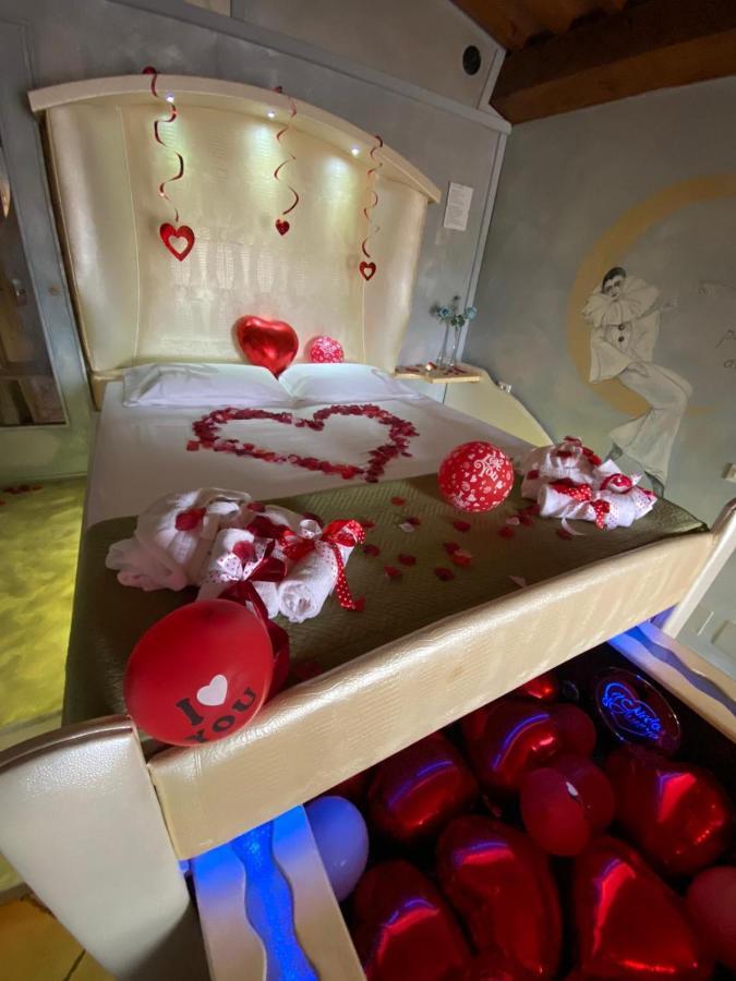 Il Nido D'Amore - Lorenzana Colombaie Bed & Breakfast エクステリア 写真