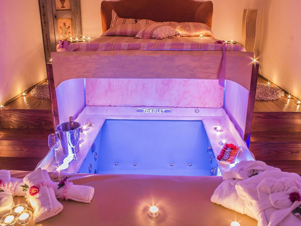 Il Nido D'Amore - Lorenzana Colombaie Bed & Breakfast エクステリア 写真