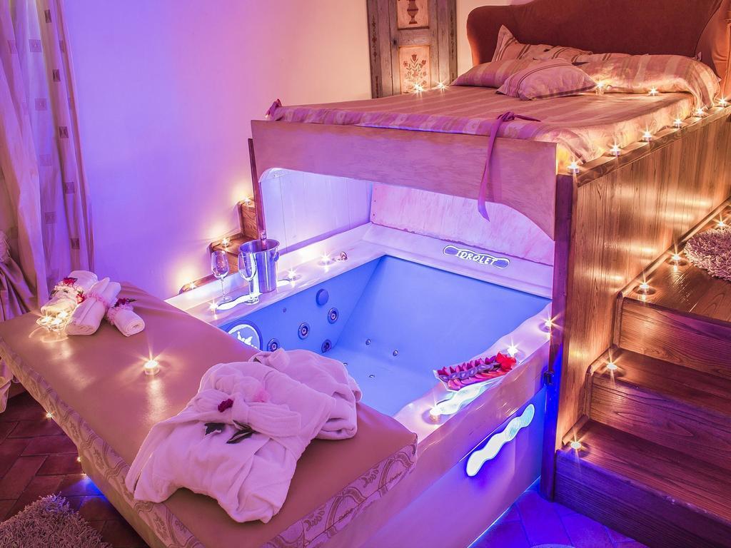 Il Nido D'Amore - Lorenzana Colombaie Bed & Breakfast エクステリア 写真